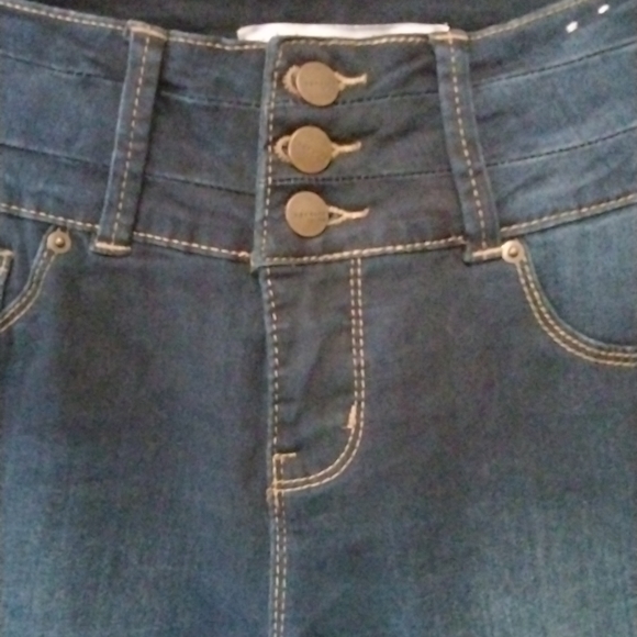 Royalty for Me Jeans, Size 6 Ankle - Picture 2 of 7
